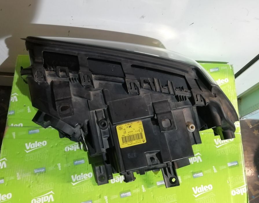 Фар Фарове за БМВ Х3 Е83 / BMW X3 E83 Dynamic-Xenon.