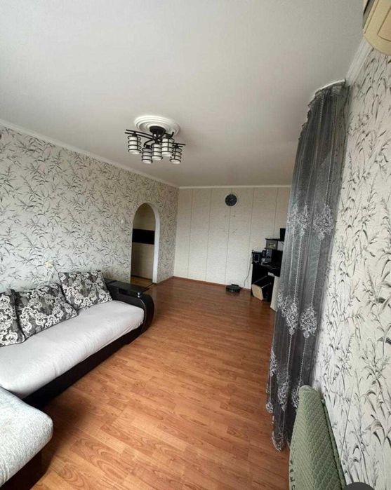 Продается 2 ком квартира микр Строитель