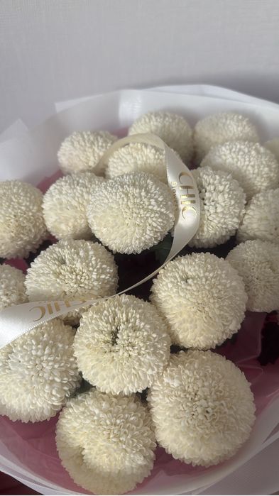 Момоко белые цветы