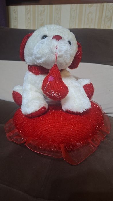 Плюшено куче сърце