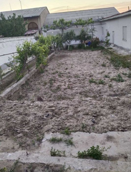 янгиравот худудида шинам ховли сотувда