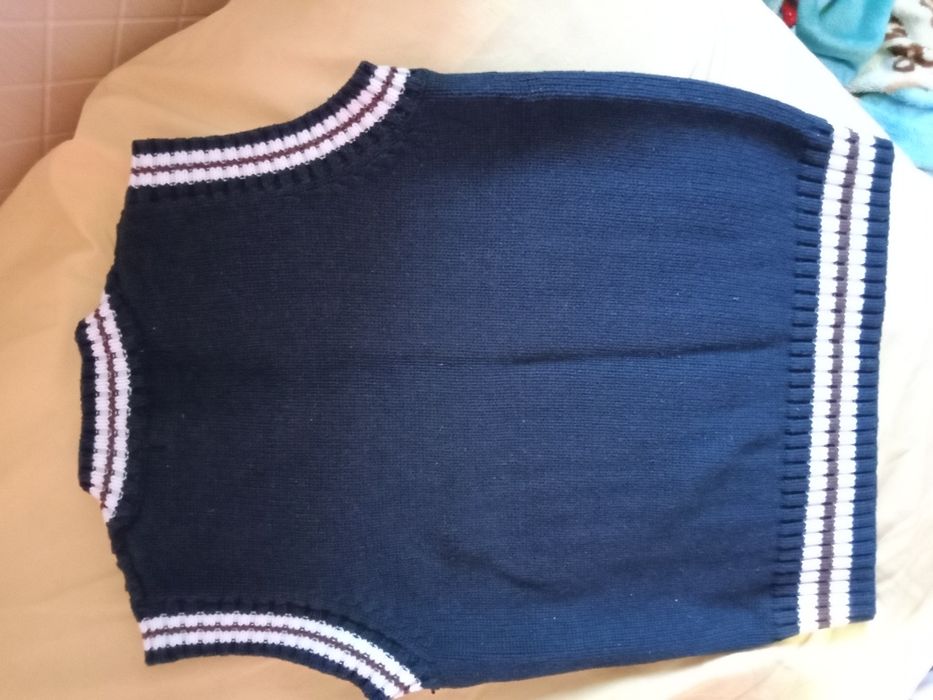 Продам жилеты на мальчика