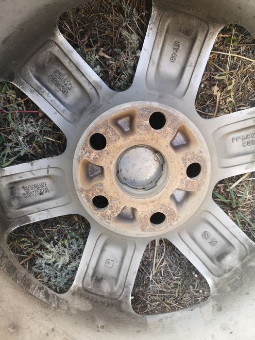 Комплект дисков на тойоту.