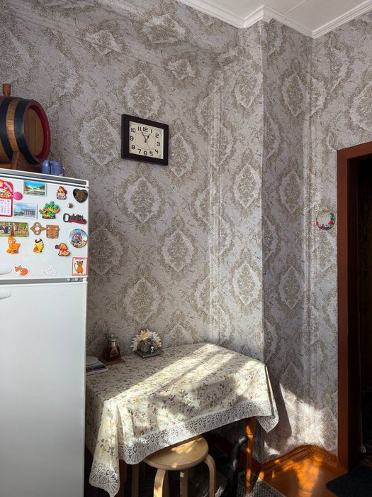 Продам двух-комнатную в р-не ДКМ