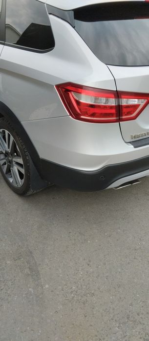 Задний бампер Веста SW Cross б/у.