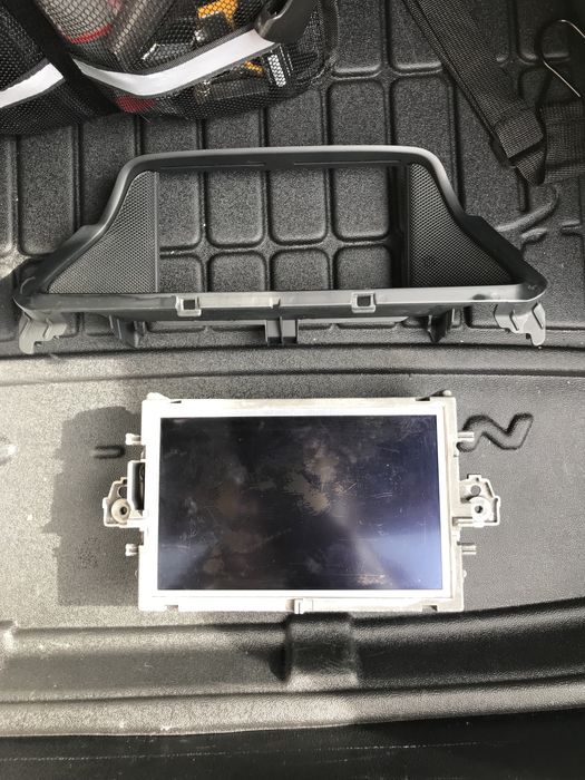 Дисплей за CLS w218