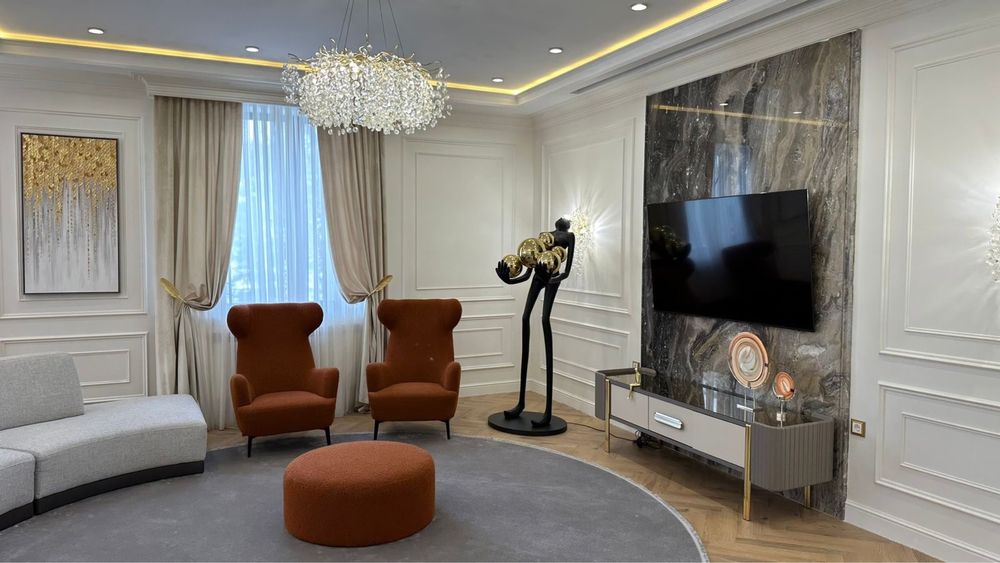 Продаетсв Статуя торшер