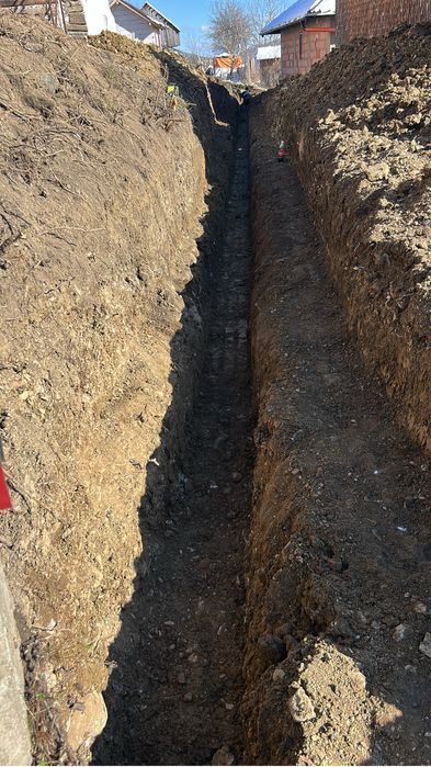 Mini excavator de inchiriat