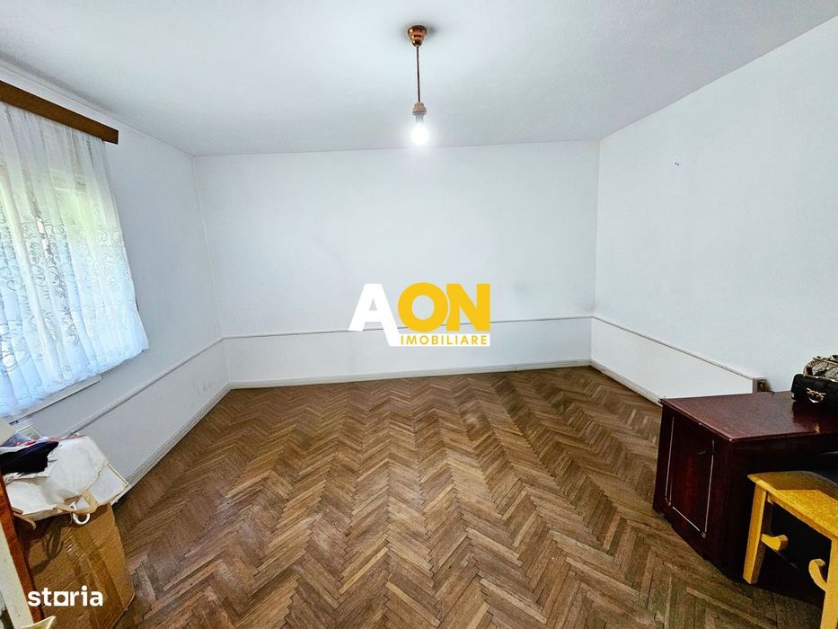 Casa renovata, 2 corpuri de cladire + anexe, 1331 mp teren, Paclisa