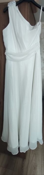 Официална рокля в бял цвят