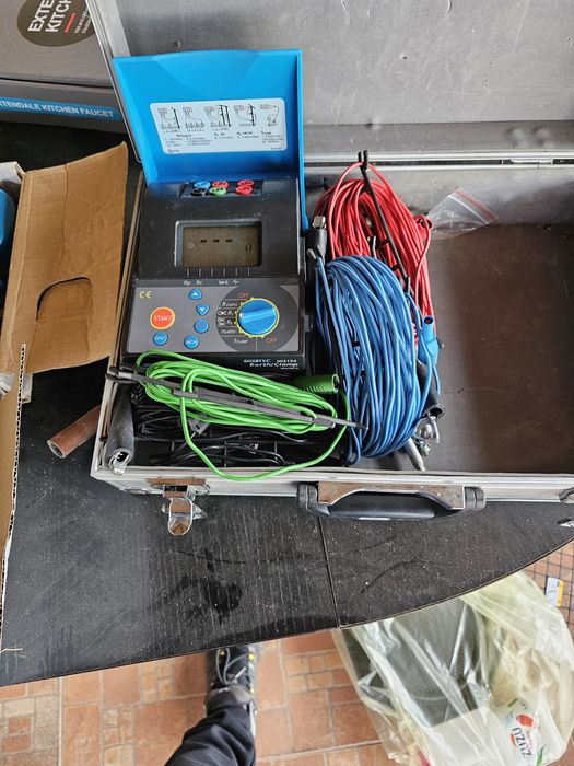 Aparat de masurat prize de impamantare Metrel 2124