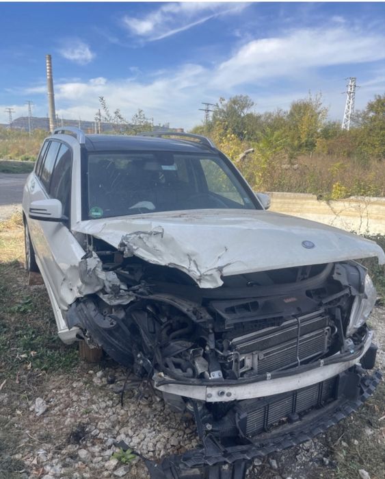 GLK 350 ударена , колата се продава цяла!