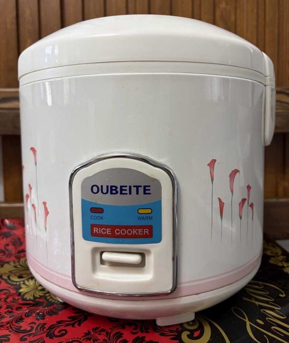 Рисоварка в хорошем состоянии