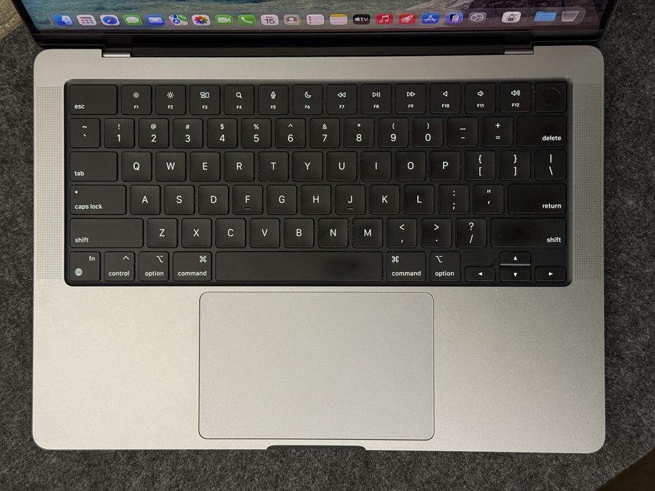 MacBook Pro 14 inch M1 pro 16GB/ 512 GB