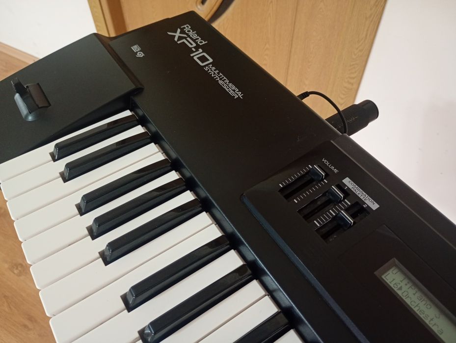 Roland XP-10 Pian digital orga sintetizator