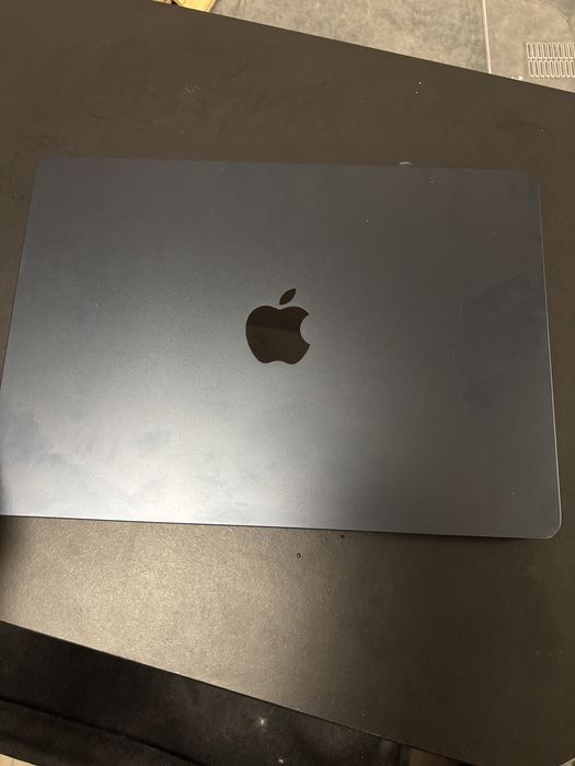 Macbook Air M2 16GB RAM 512 SSD Midnight с Гаранция