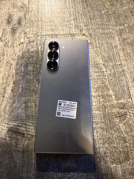 Продам Z fold 6 , 256 gb
