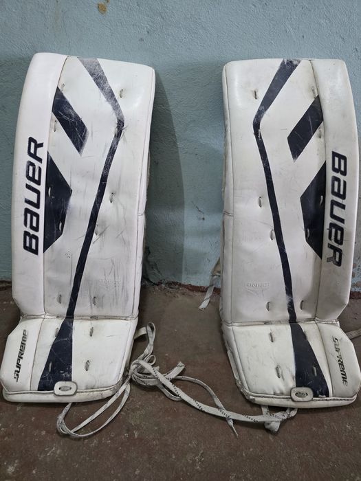 Продам щитки вратарские BAUER