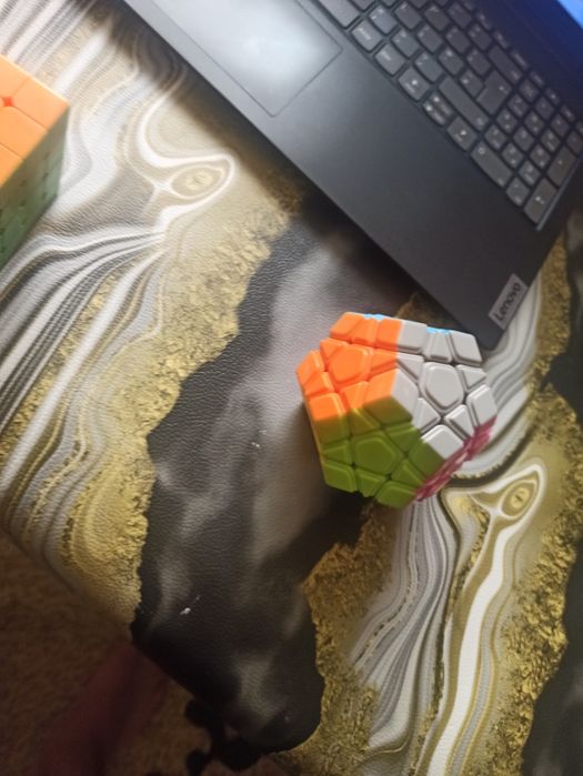 Кубик рубики разные