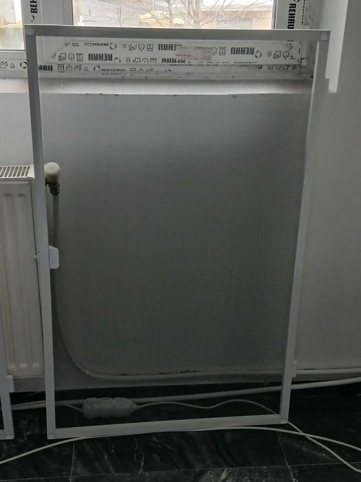 Plase geam din aluminiu