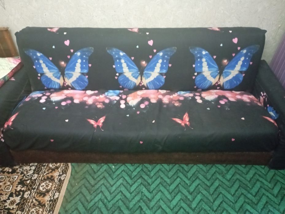 trimo va divan sotiladi