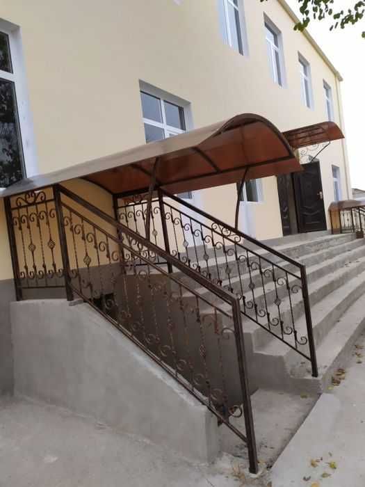 Установим. козырек.