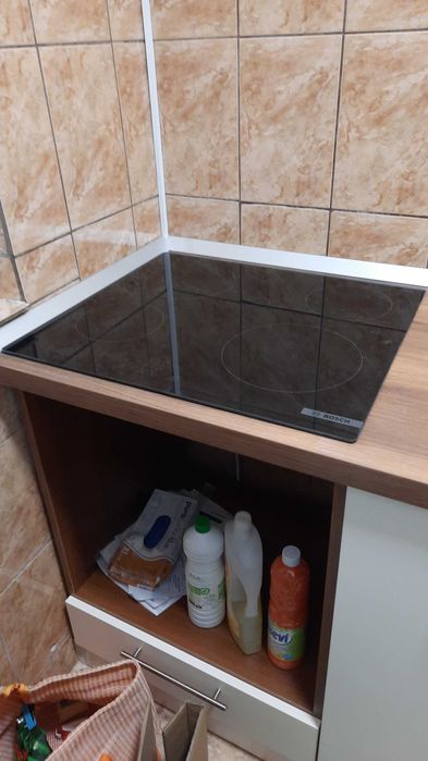 Schimb garsoniera renovata si mobilata cu apartament si diferenta de 25 000 euro in Navodari.