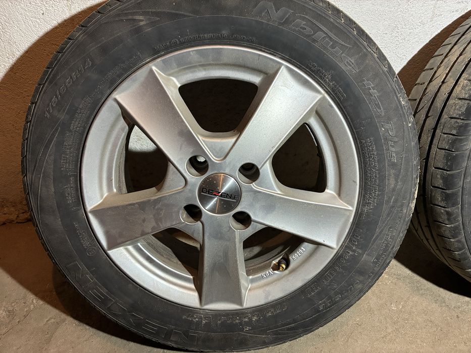 Гуми Nexen с джанти Dezent 4 броя