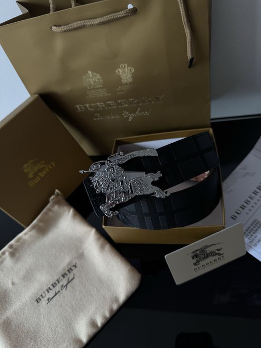 Curea Burberry REVERSIBILA noua