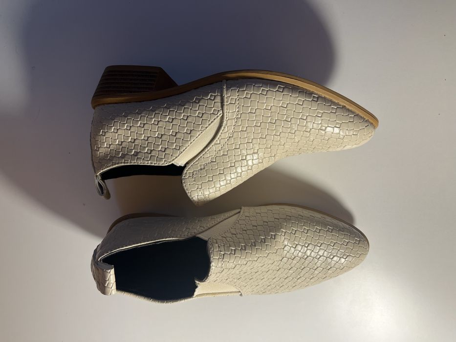 Дамски обувки.