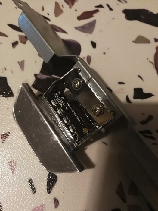 Продавам резервни части от телевизор Philips 32PFS6402/12