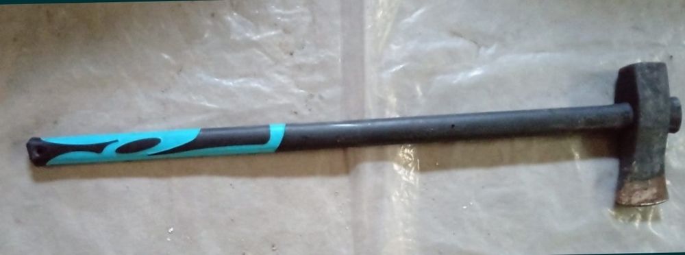 Кувалда с длинной ручкой