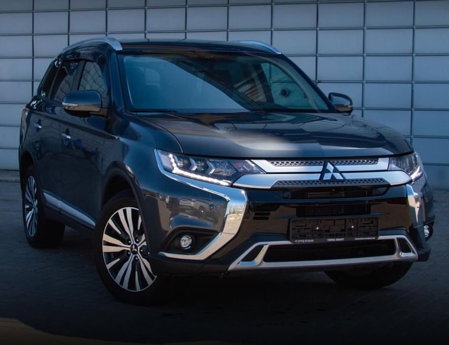 Mitsubishi outlander 2019 года