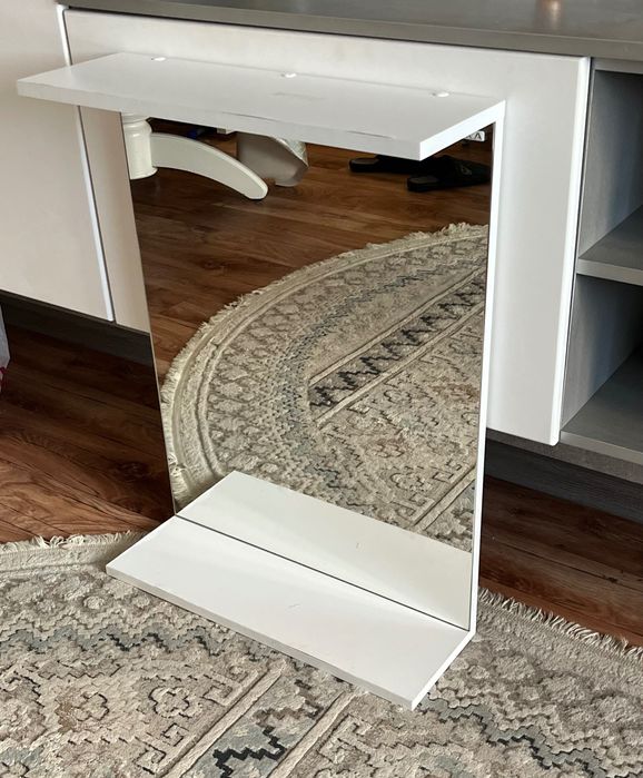 Зеркало и раковина