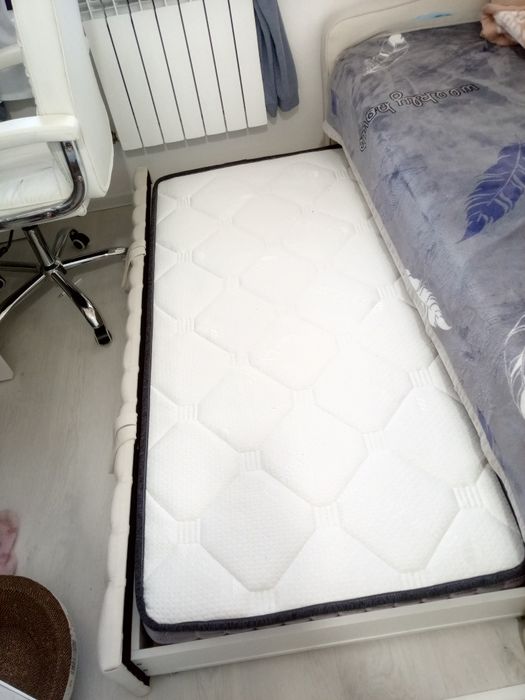 Продаётся детская кровать - диван с ортопедическими матрасами 2 места