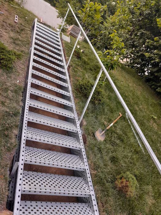 Scara metalica zincata facem și montaj