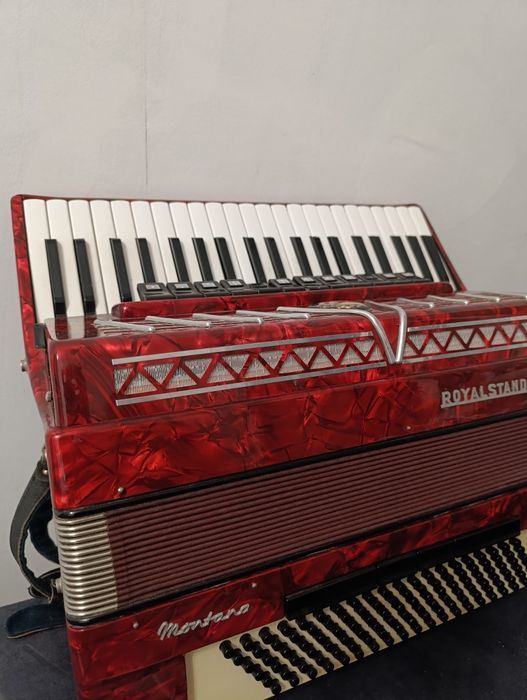 Акардион  Royal standard montana 12 регистр