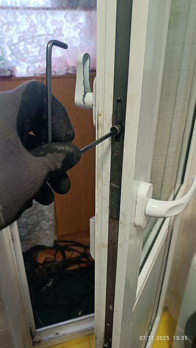 Ремонт окон! Замена уплотнителя!