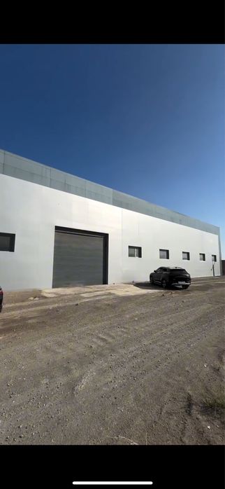 Noturar bino sotiladi