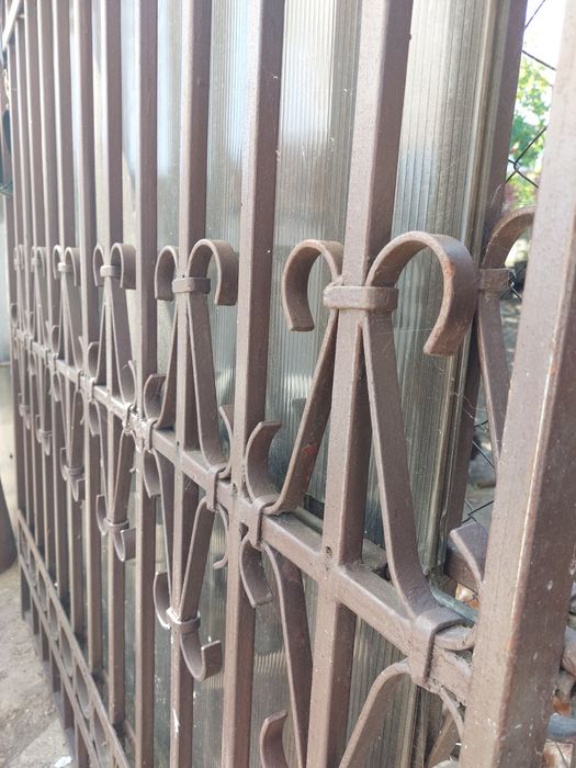 Porți metalice de vânzare