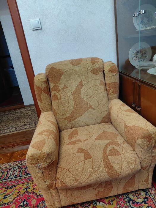 Продам стенку, диван, кресла