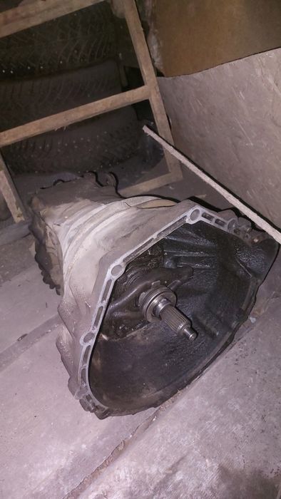 Запчасти мерседес 124.2.3