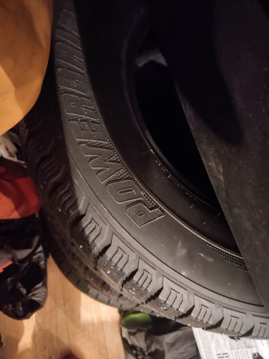 Шины зимние, для джипа. Коплект.