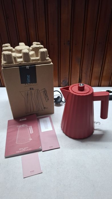 Електрическа кана Alessi - Plisse MDL06/1R  2400W, 1л,термопластична смола