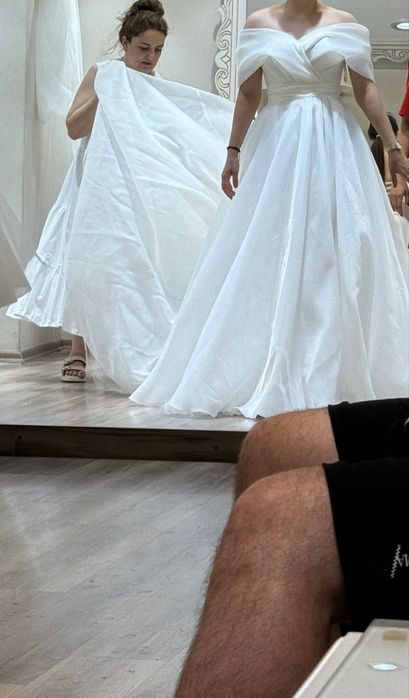 NOU cu eticheta! S/M/L- Rochie de mireasa/printesa din Turcia/Istambul