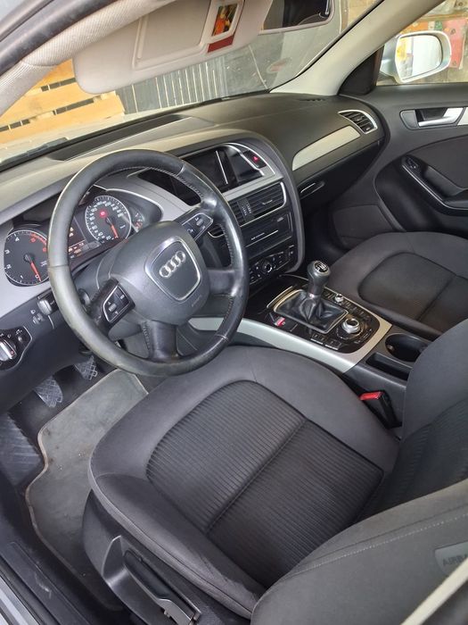 Vând Audi A4 b8 2010 ,2.0l disel