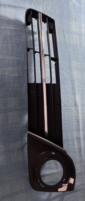 Решетка в бампер левая (L) на Camry V50 SE USA