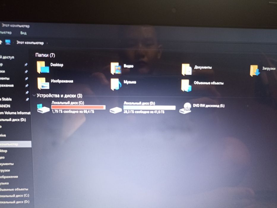 ноутбук asus в хорошем состоянии