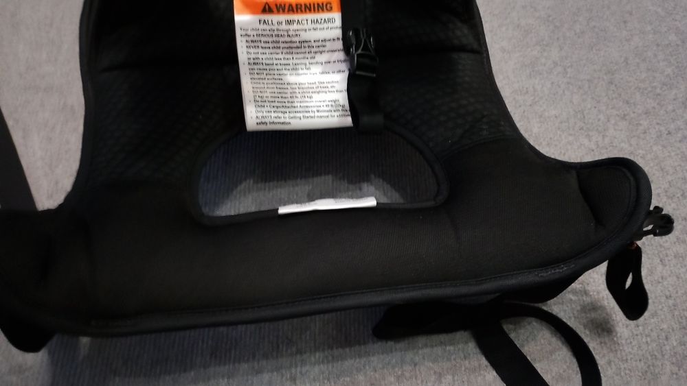 Продавам Minimeis G4 – раница/седалка за носене на дете на рамене