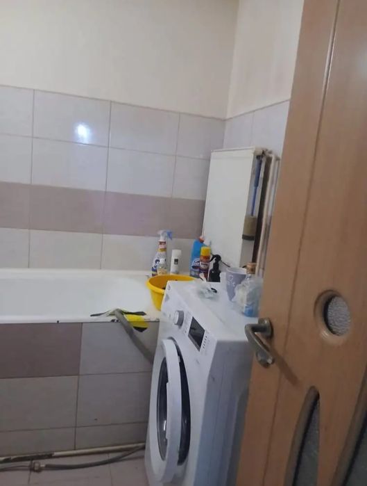 Vând apartament 2 camere strada Oituz